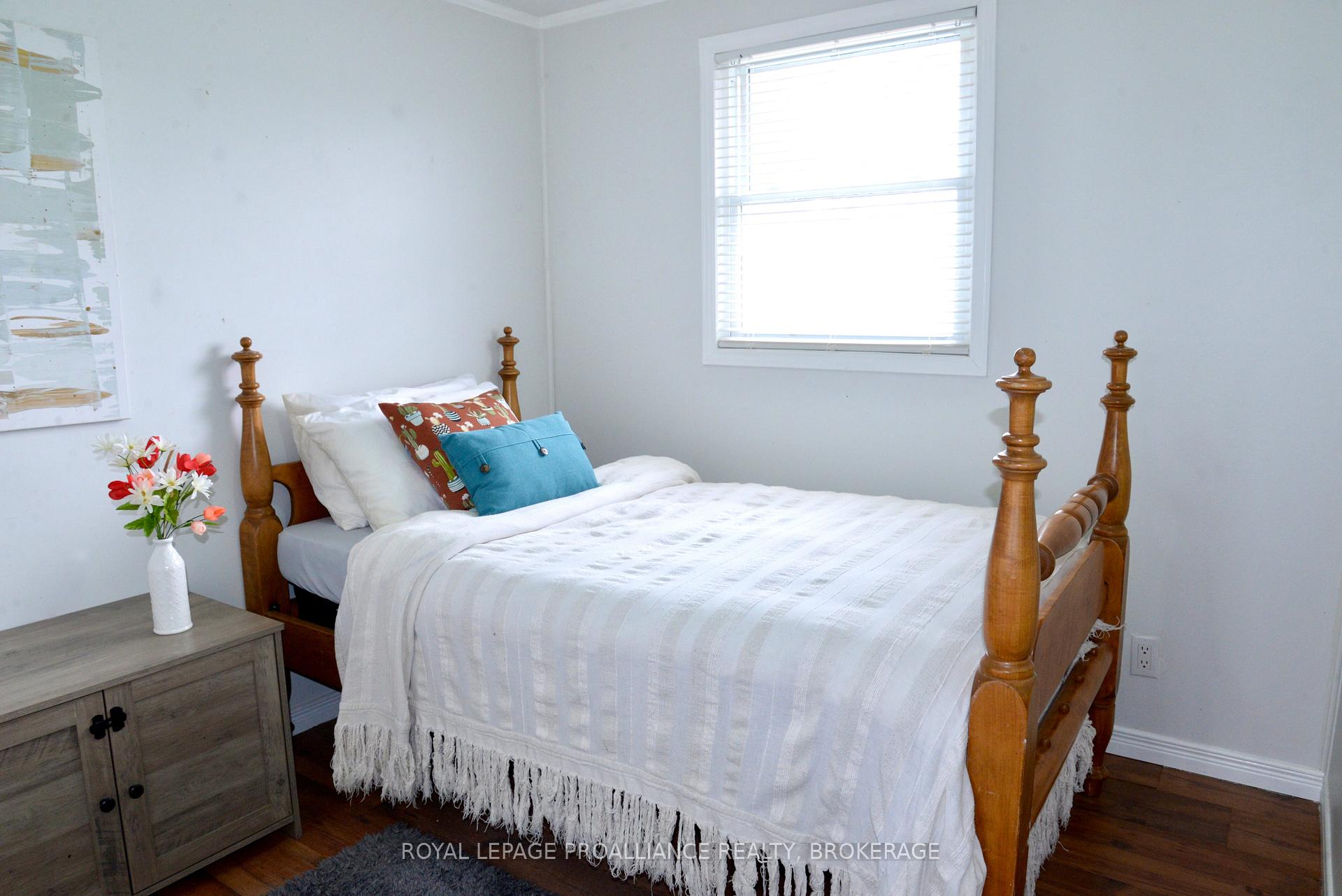 Photo 16 of 54 Clairton Place, Loyalist, Amherstview — HOMEH
