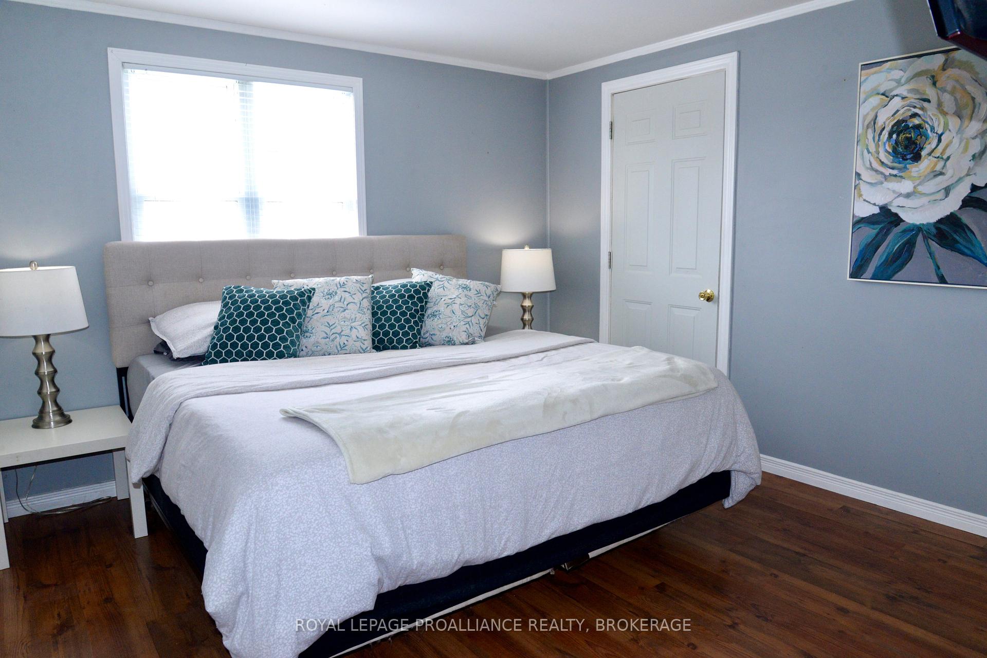 Photo 18 of 54 Clairton Place, Loyalist, Amherstview — HOMEH