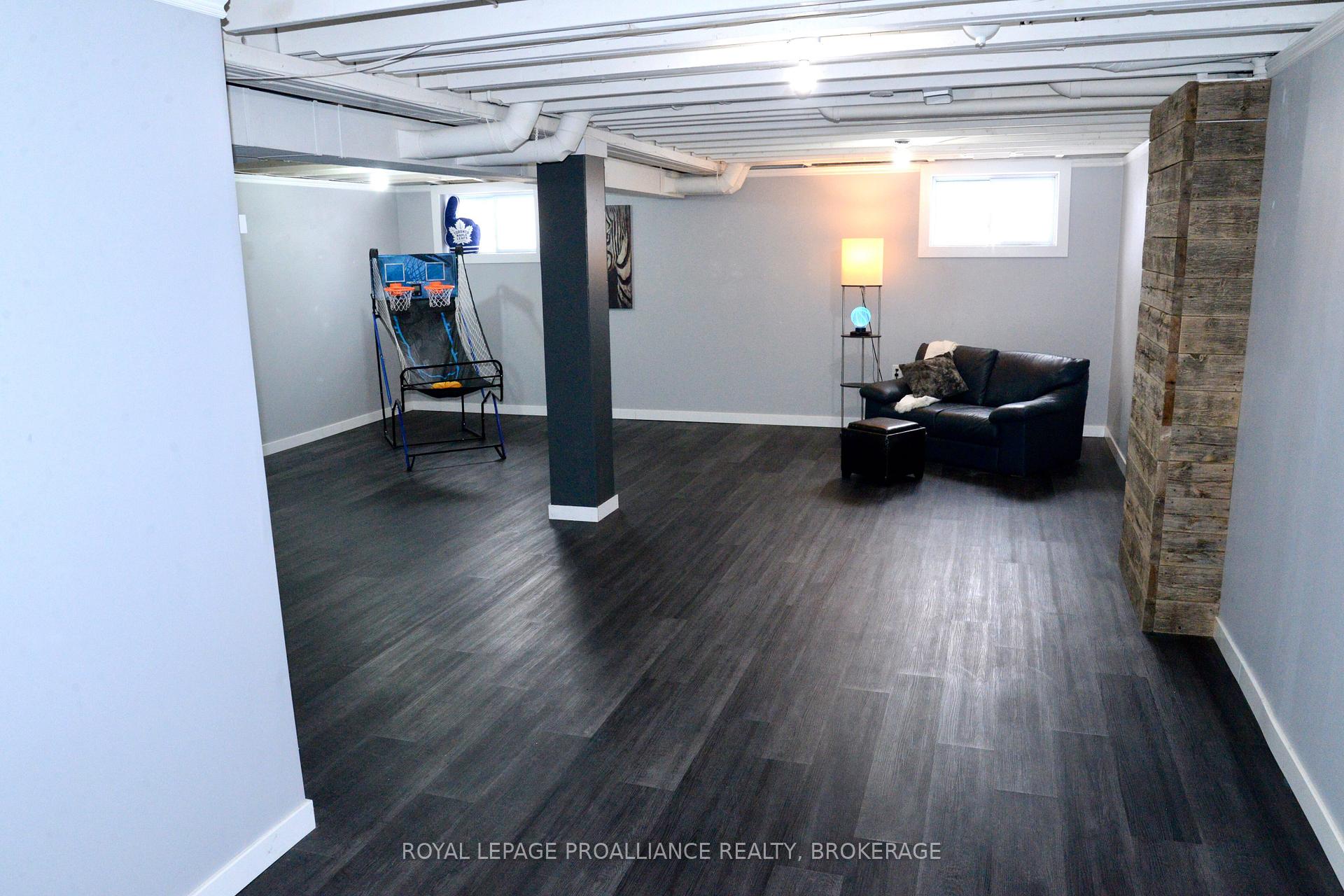 Photo 24 of 54 Clairton Place, Loyalist, Amherstview — HOMEH