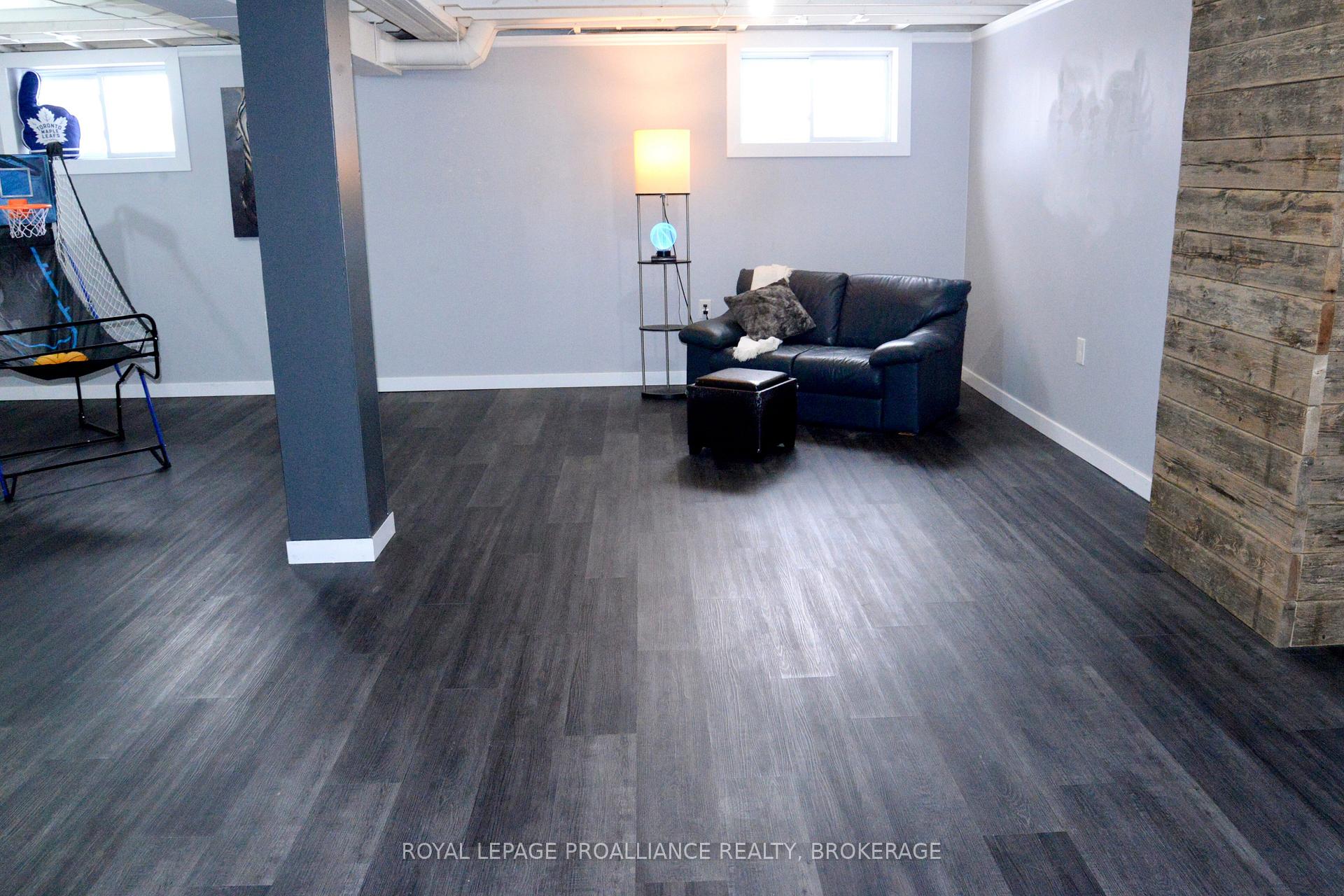 Photo 25 of 54 Clairton Place, Loyalist, Amherstview — HOMEH