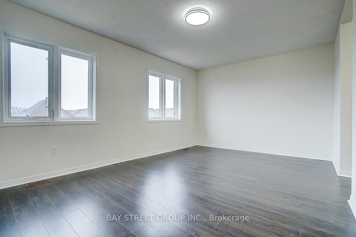 Photo 16 of 11 Tara Crescent, Markham, Cedarwood — HOMEH
