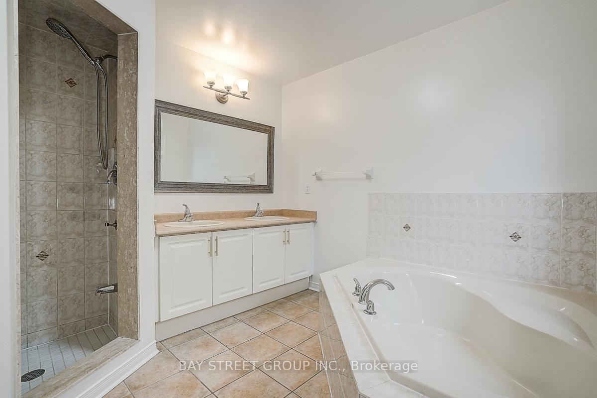 Photo 18 of 11 Tara Crescent, Markham, Cedarwood — HOMEH
