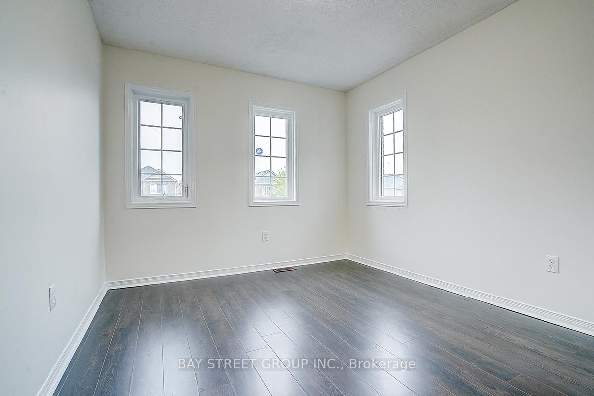 Photo 23 of 11 Tara Crescent, Markham, Cedarwood — HOMEH