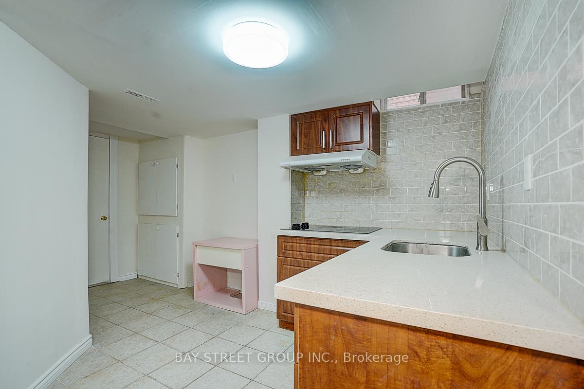 Photo 26 of 11 Tara Crescent, Markham, Cedarwood — HOMEH