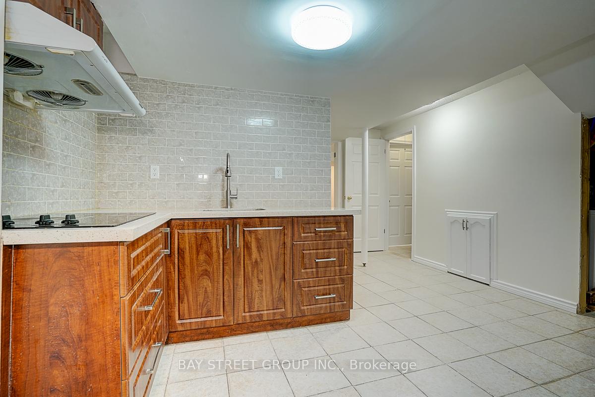 Photo 27 of 11 Tara Crescent, Markham, Cedarwood — HOMEH