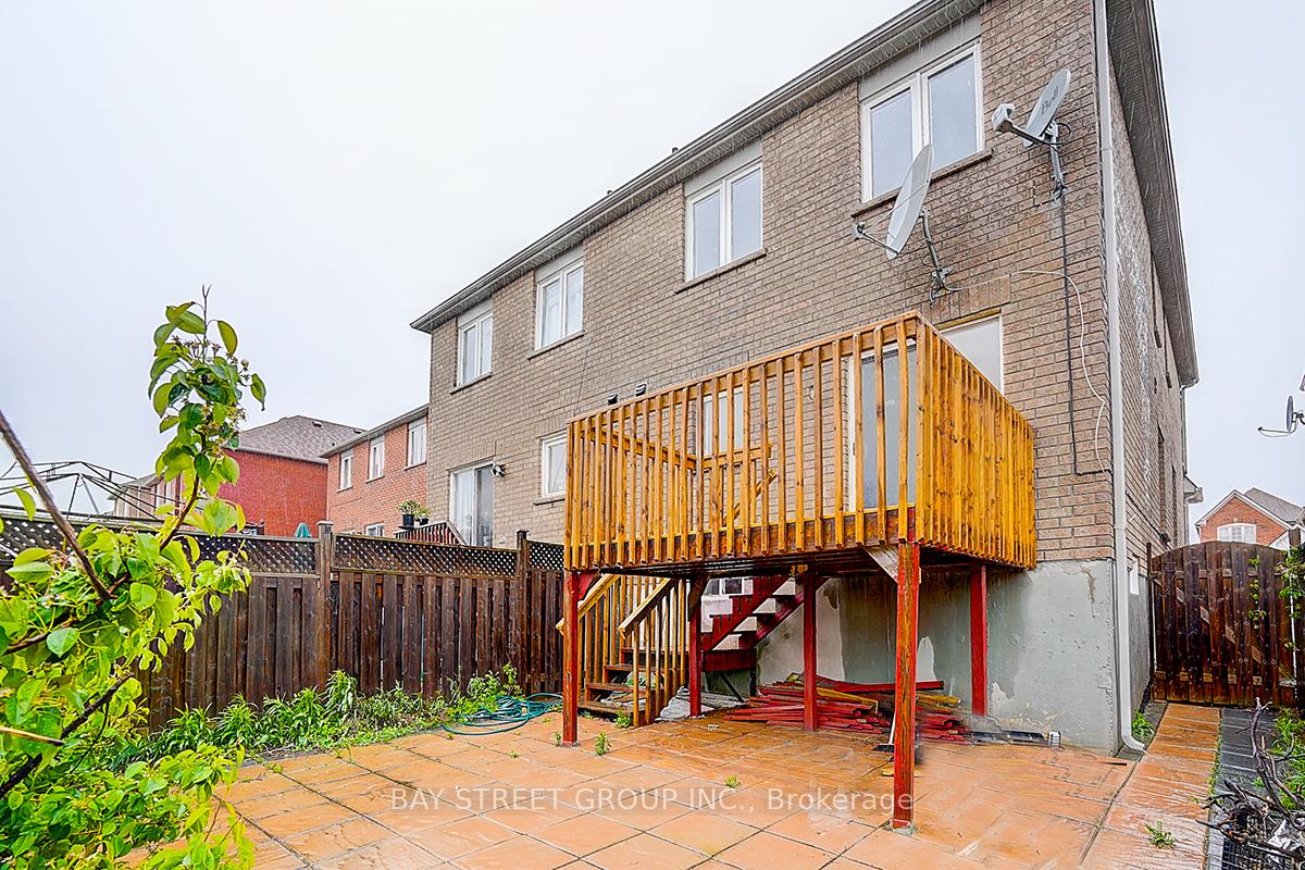 Photo 32 of 11 Tara Crescent, Markham, Cedarwood — HOMEH