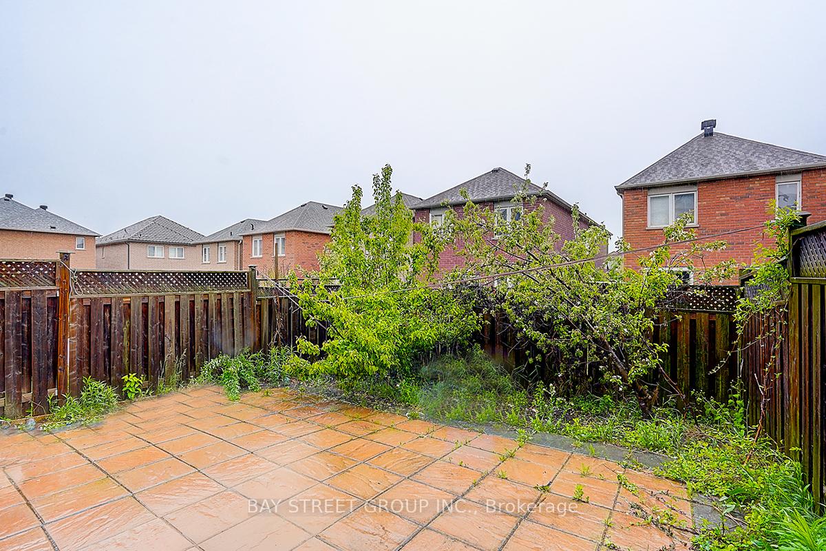 Photo 33 of 11 Tara Crescent, Markham, Cedarwood — HOMEH