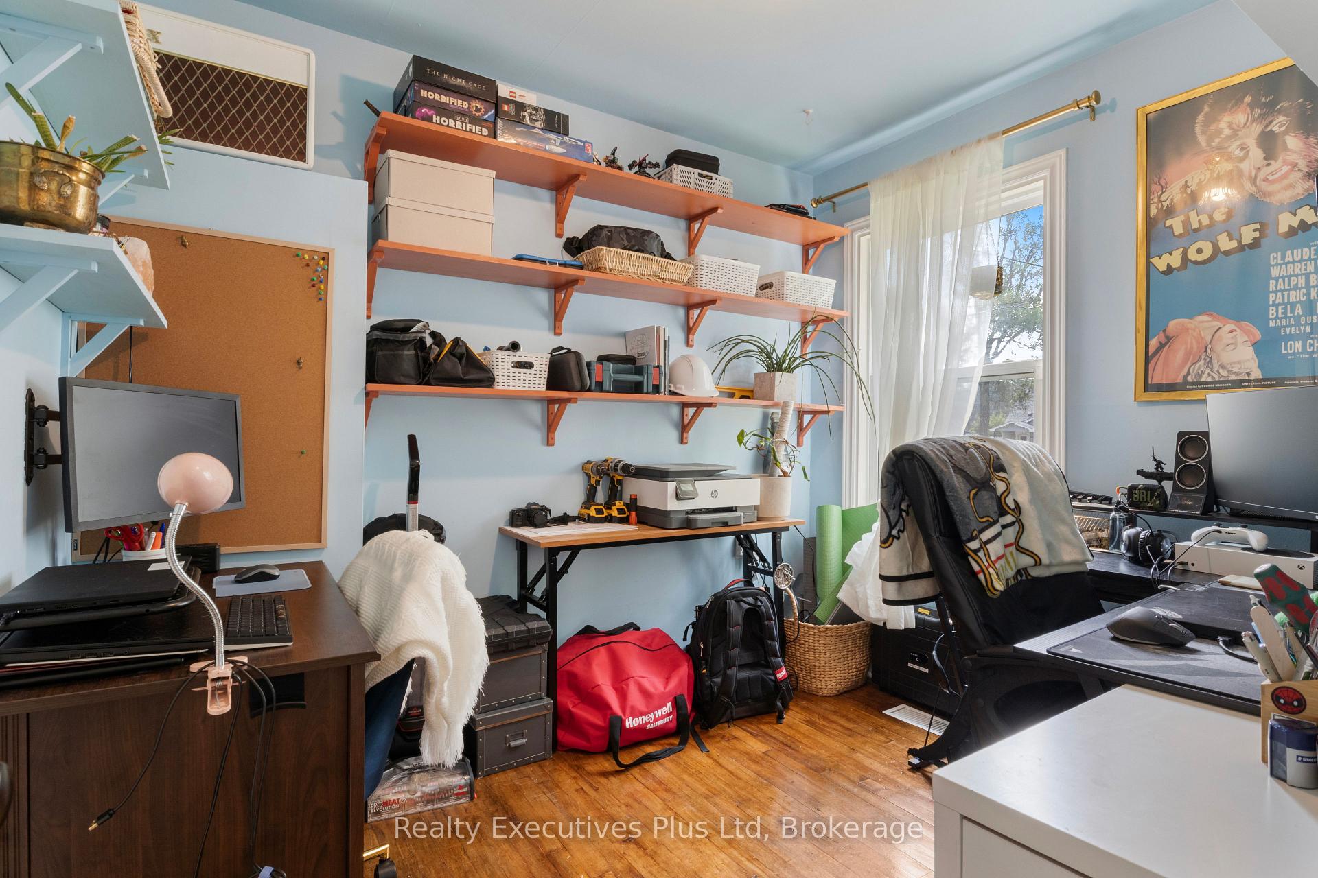 Photo 17 of 122 Spadina Road E, Kitchener — HOMEH