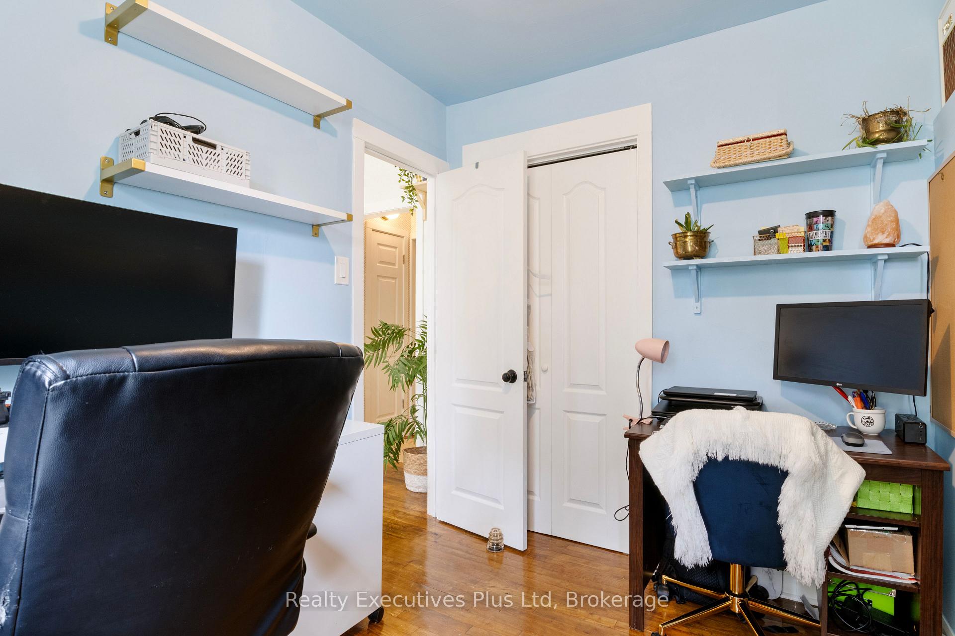 Photo 18 of 122 Spadina Road E, Kitchener — HOMEH