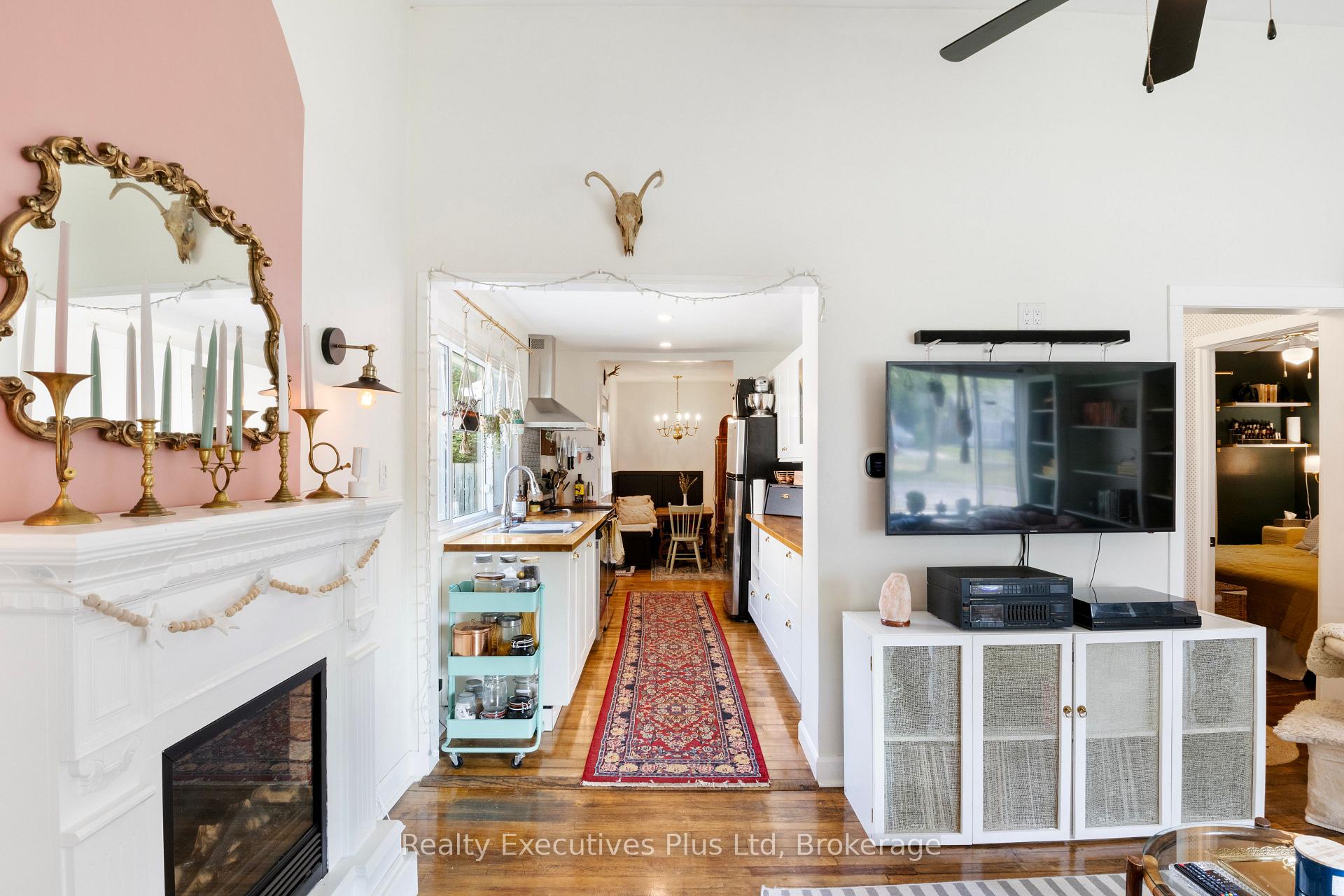 Photo 19 of 122 Spadina Road E, Kitchener — HOMEH