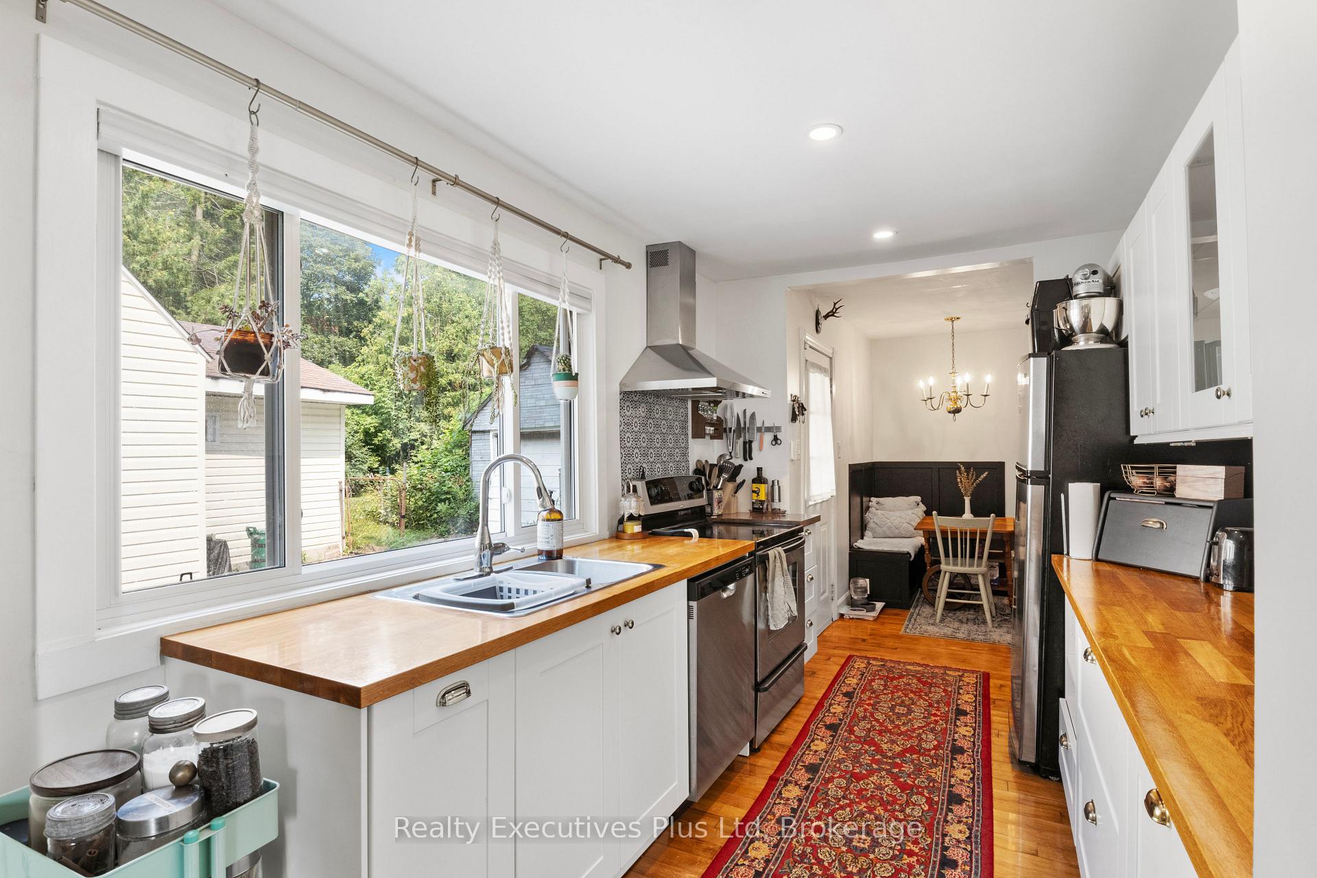 Photo 20 of 122 Spadina Road E, Kitchener — HOMEH