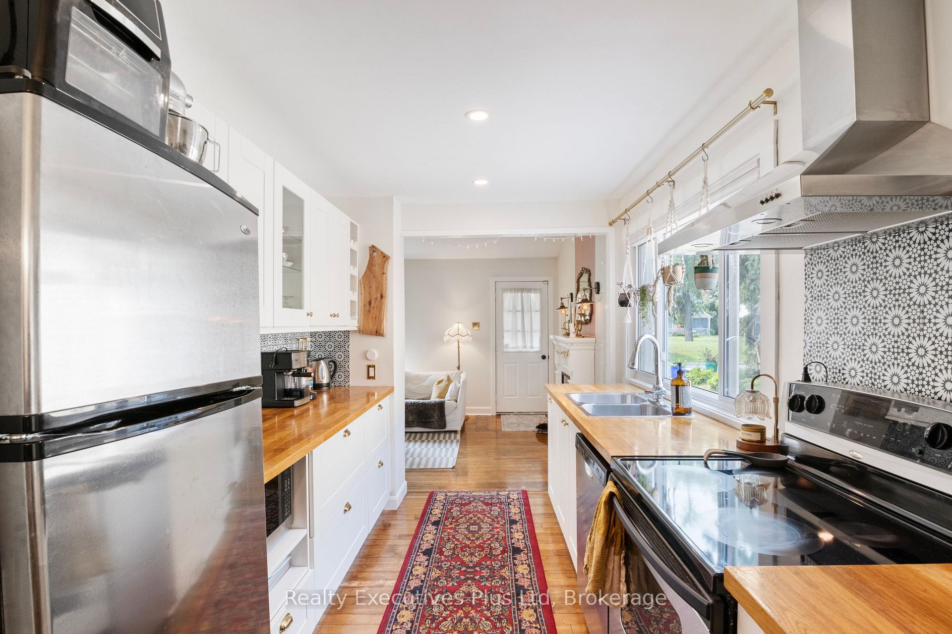 Photo 22 of 122 Spadina Road E, Kitchener — HOMEH