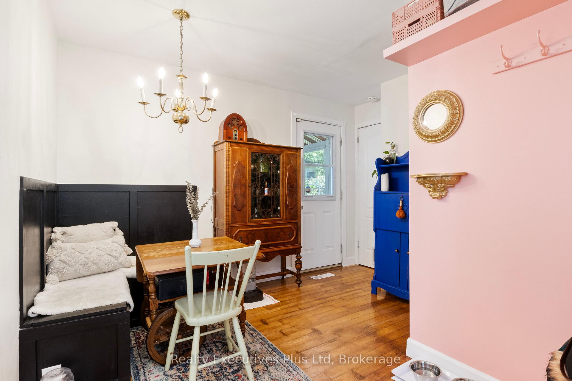 Photo 23 of 122 Spadina Road E, Kitchener — HOMEH