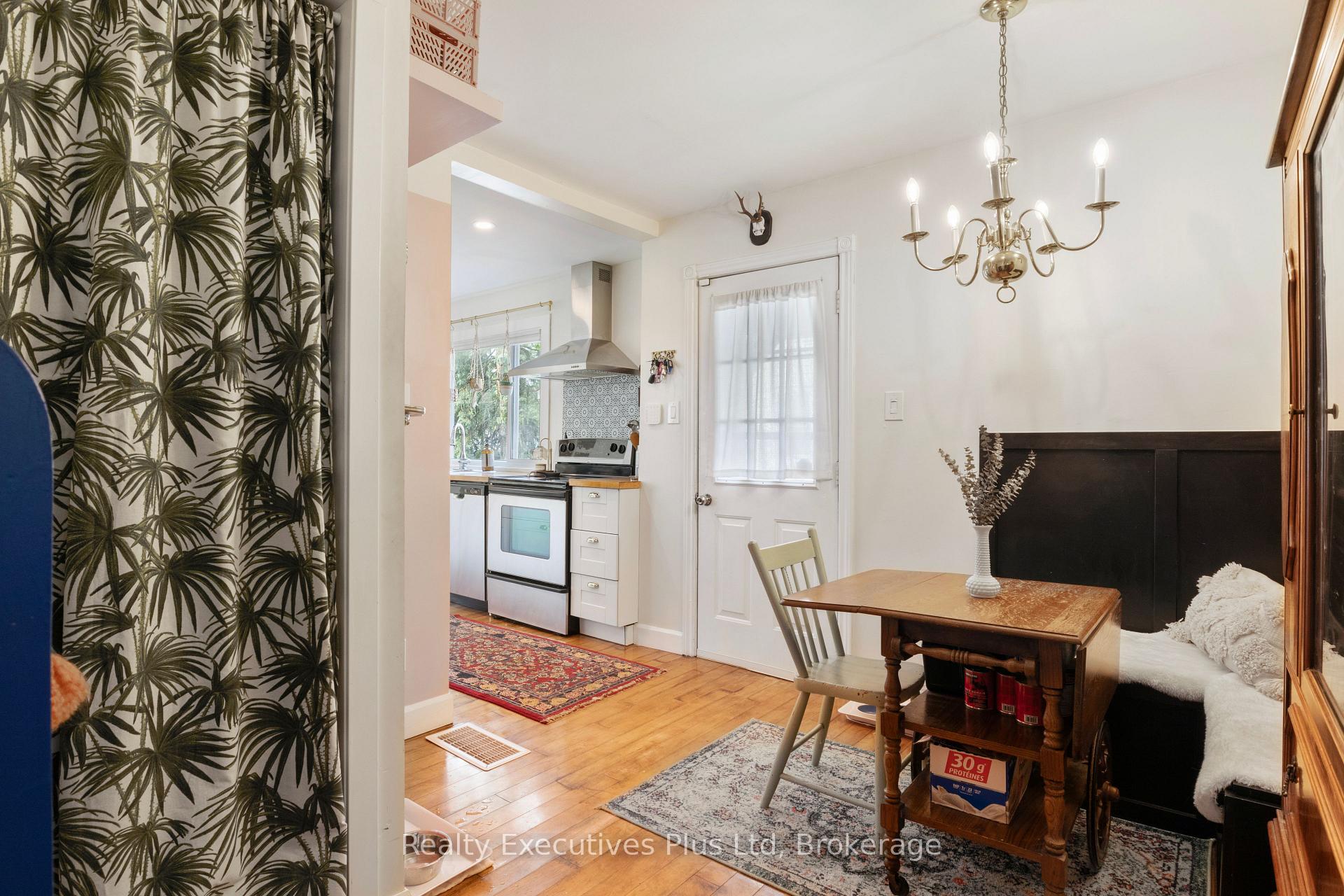 Photo 25 of 122 Spadina Road E, Kitchener — HOMEH