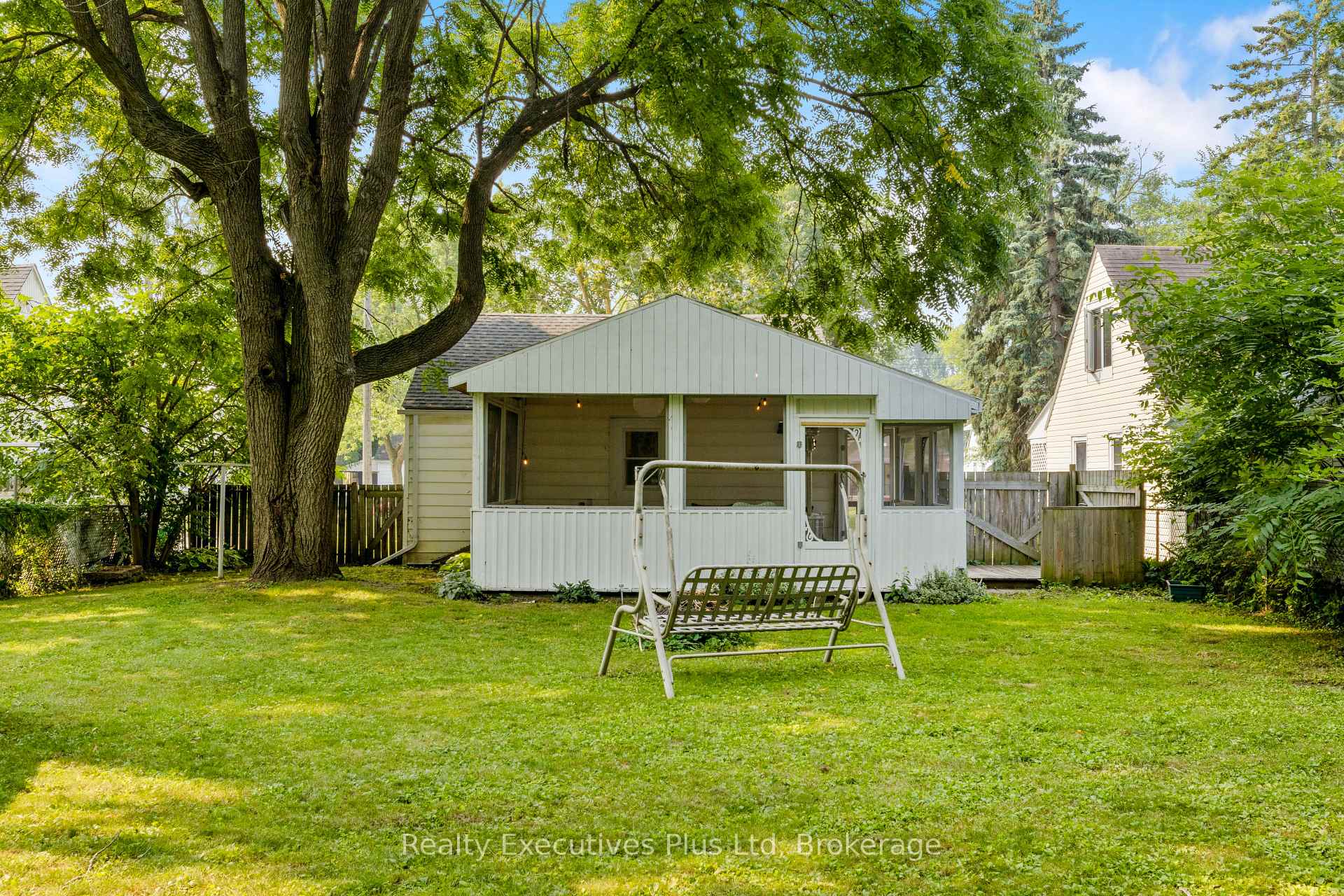 Photo 30 of 122 Spadina Road E, Kitchener — HOMEH