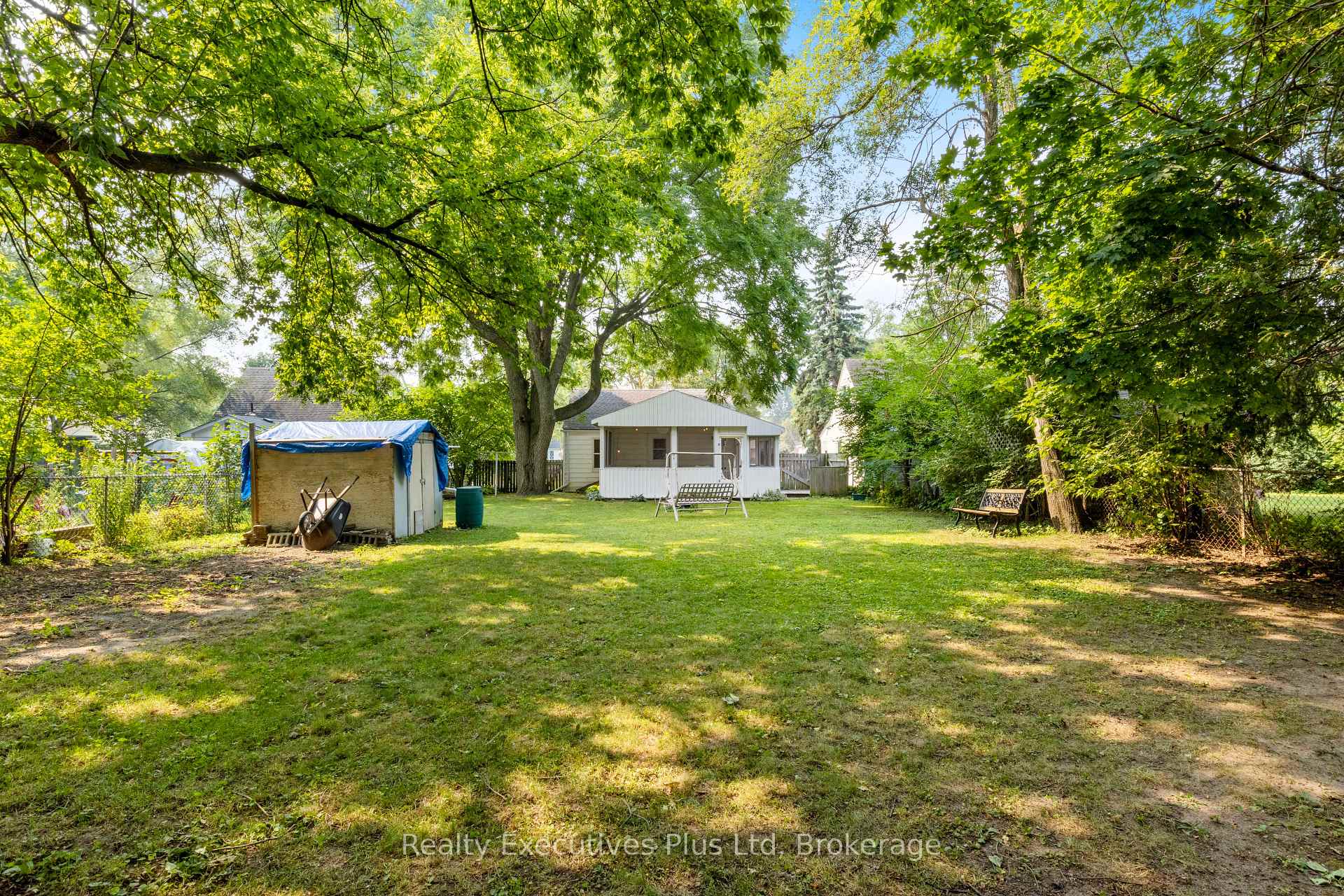 Photo 31 of 122 Spadina Road E, Kitchener — HOMEH