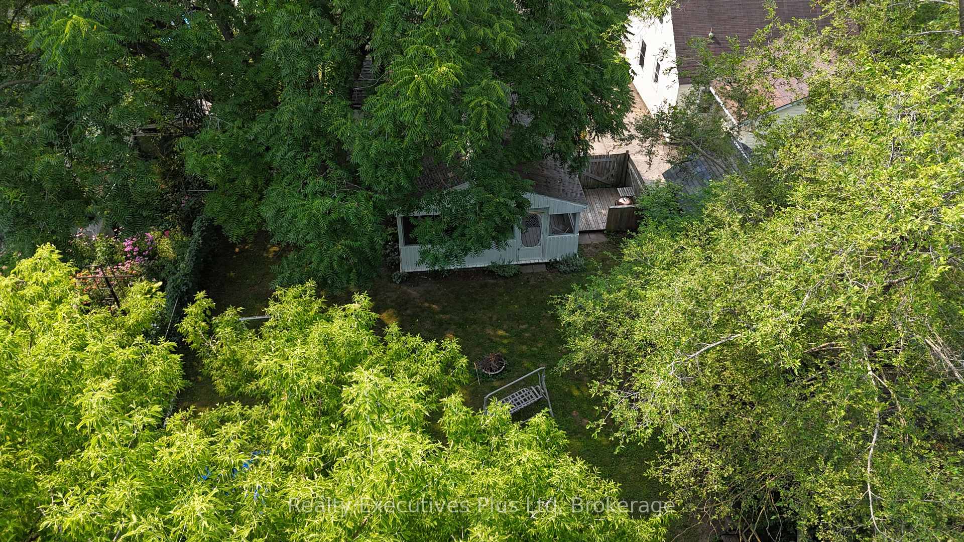 Photo 33 of 122 Spadina Road E, Kitchener — HOMEH