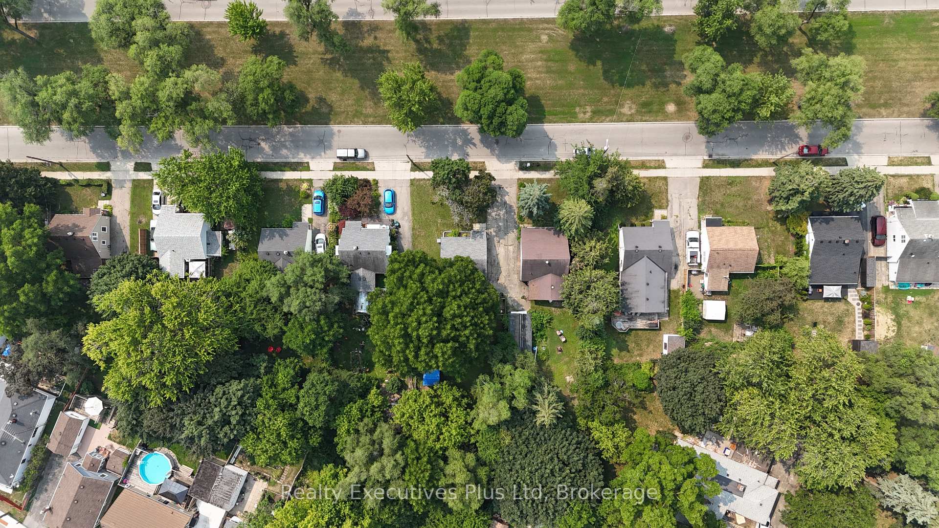 Photo 35 of 122 Spadina Road E, Kitchener — HOMEH