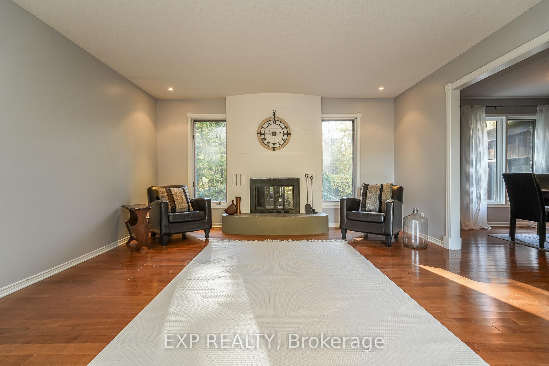 Photo 4 of 5458 Woodeden Drive, Ottawa, Manotick East to Manotick Station — HOMEH
