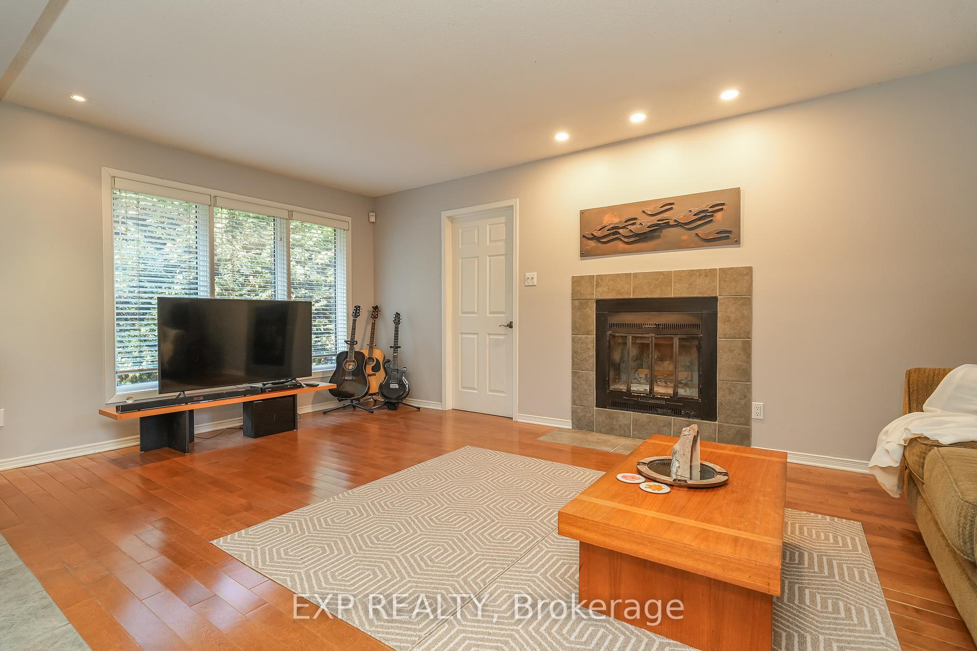 Photo 10 of 5458 Woodeden Drive, Ottawa, Manotick East to Manotick Station — HOMEH