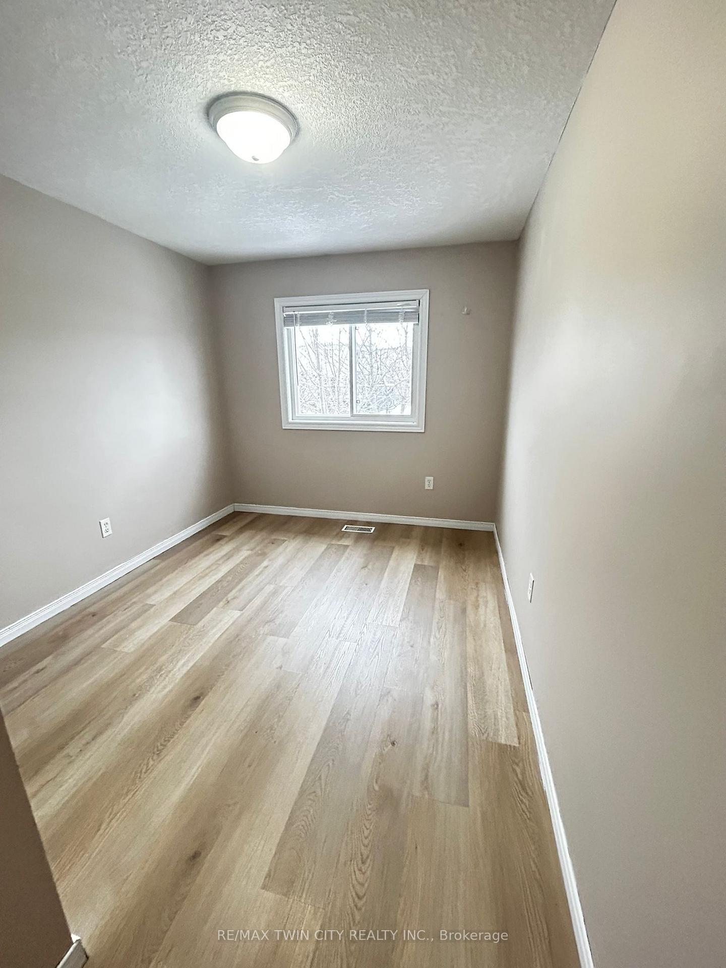 Photo 18 of 156 Periwinkle (Upper) Street, Kitchener — HOMEH