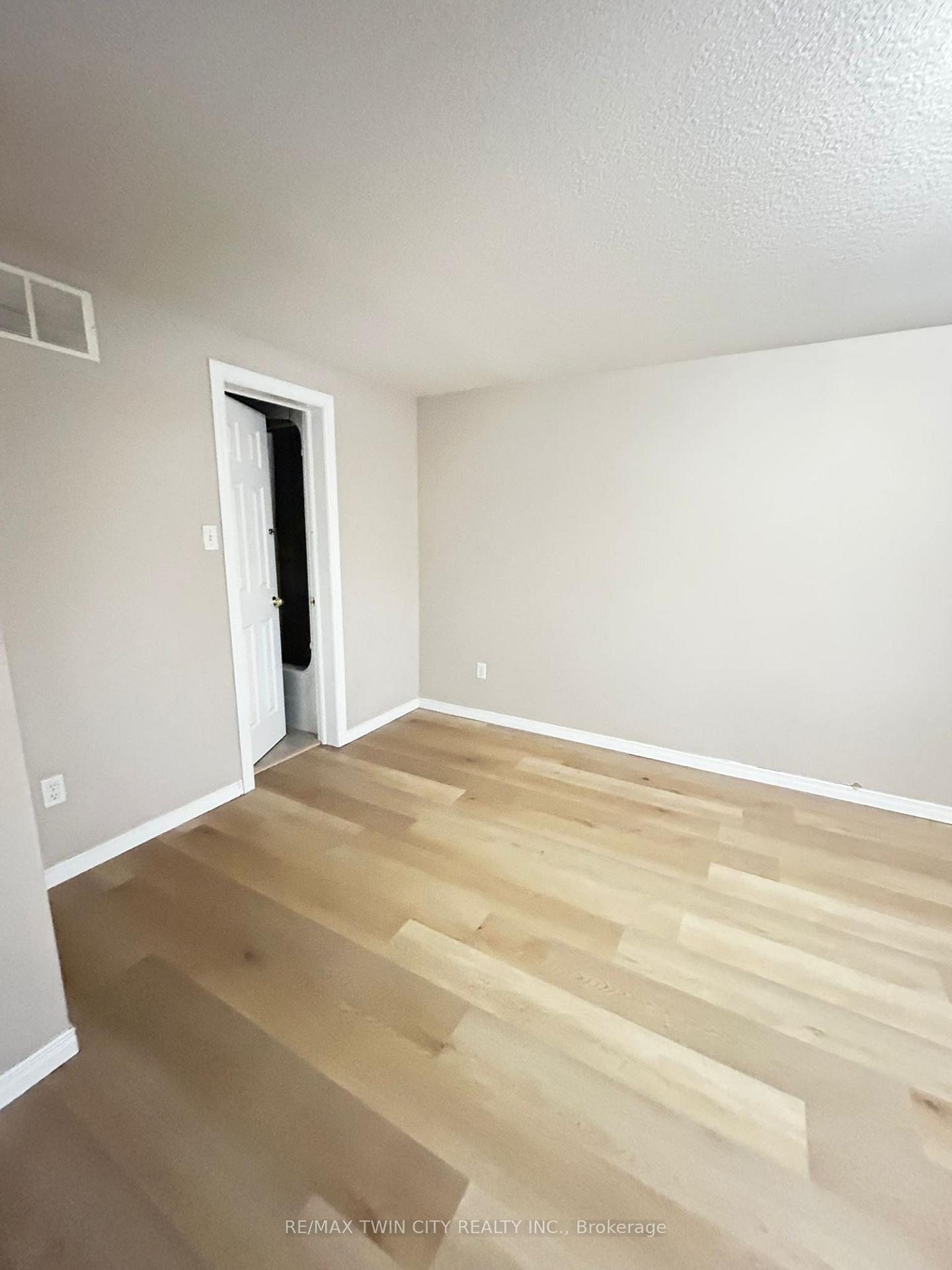 Photo 20 of 156 Periwinkle (Upper) Street, Kitchener — HOMEH
