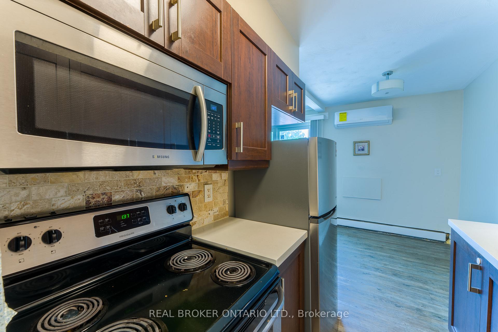 Photo 3 of Unit 402, 326 Hunter Street E, Hamilton, Stinson — HOMEH