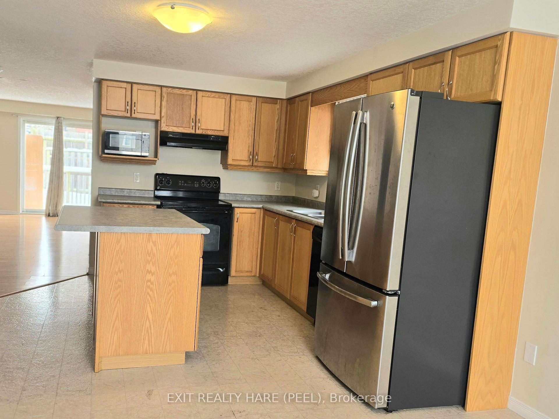 Photo 6 of 324 Mountain Laurel Crescent, Kitchener — HOMEH