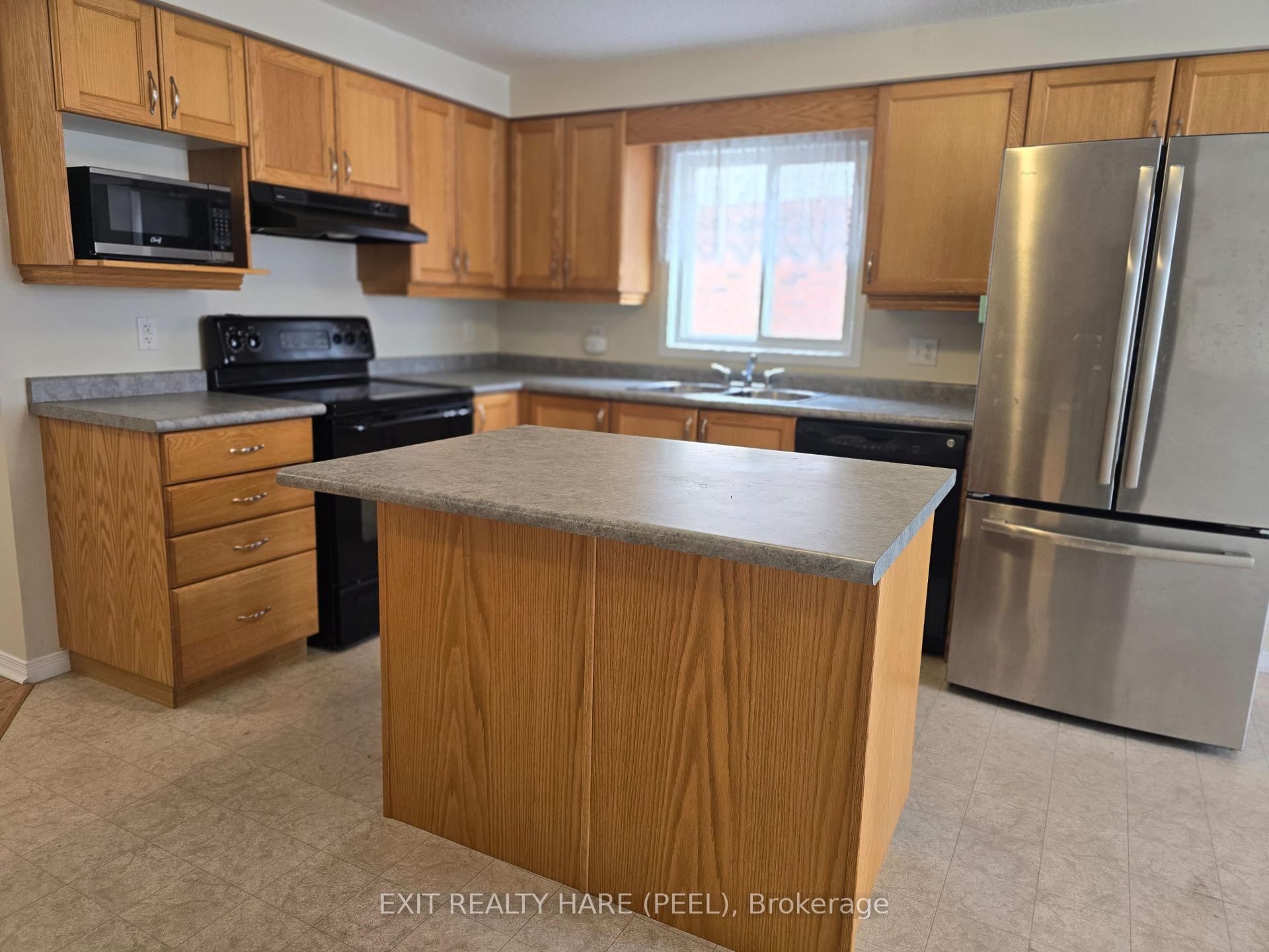 Photo 7 of 324 Mountain Laurel Crescent, Kitchener — HOMEH