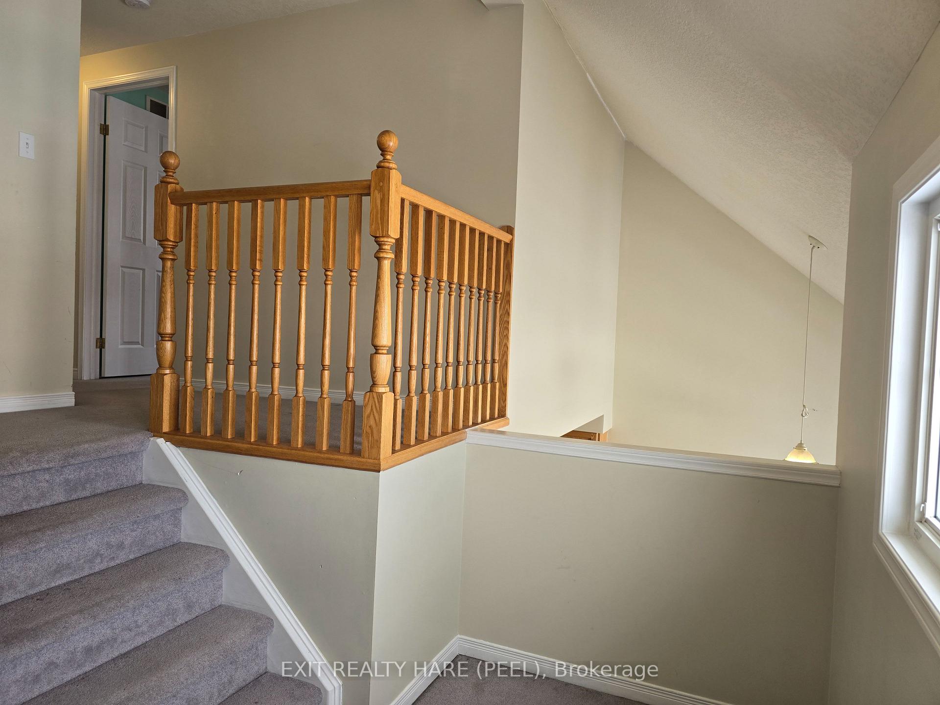 Photo 12 of 324 Mountain Laurel Crescent, Kitchener — HOMEH