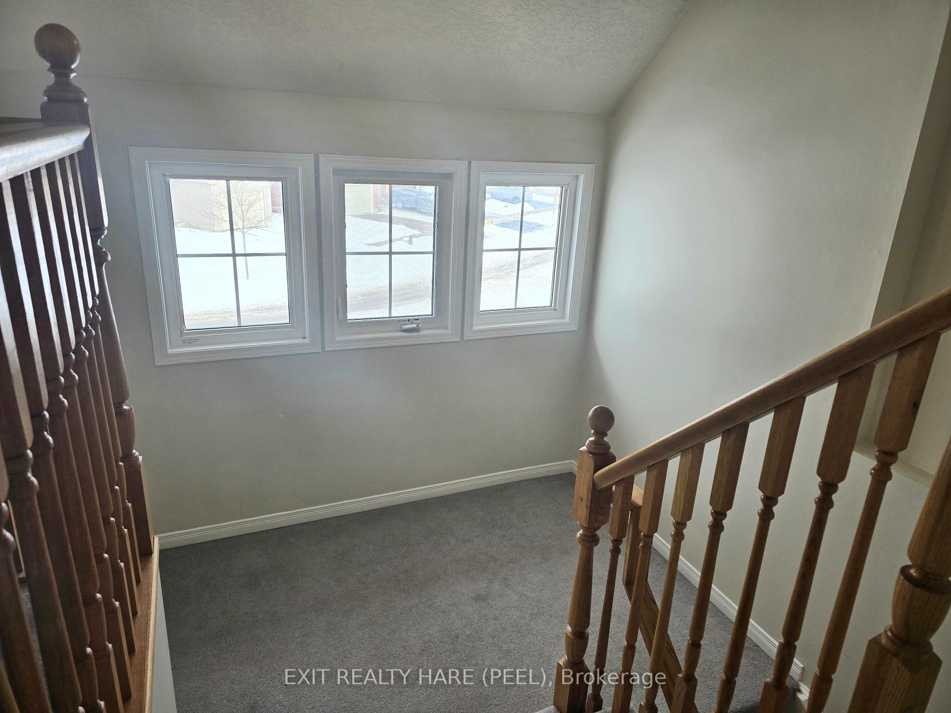 Photo 13 of 324 Mountain Laurel Crescent, Kitchener — HOMEH