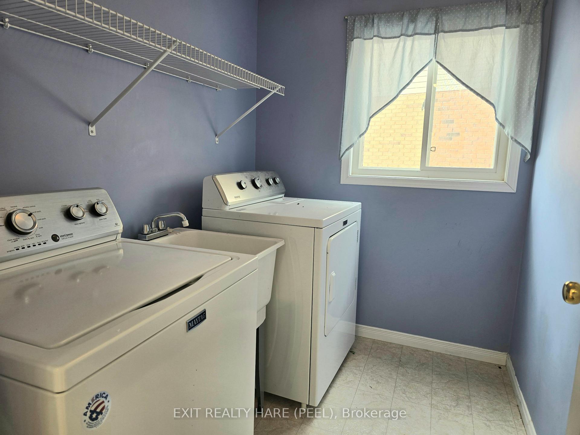 Photo 15 of 324 Mountain Laurel Crescent, Kitchener — HOMEH