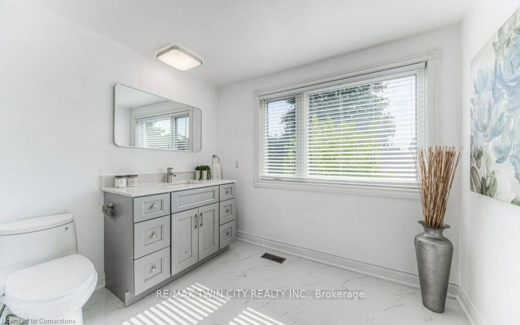Photo 26 of 107 Charles Best Place, Kitchener — HOMEH