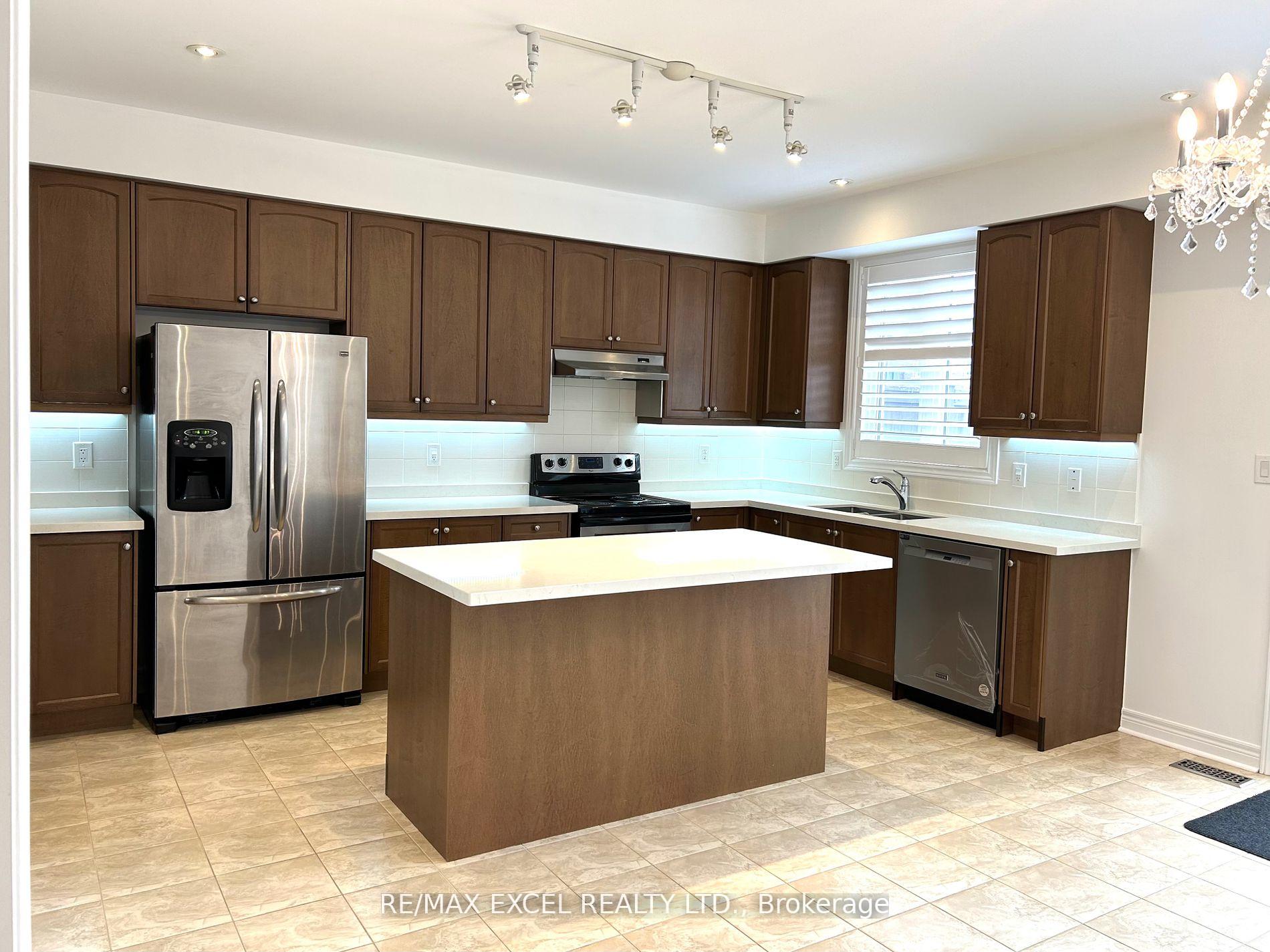 Photo 4 of 17 Earnshaw Drive, Markham, Victoria Square — HOMEH