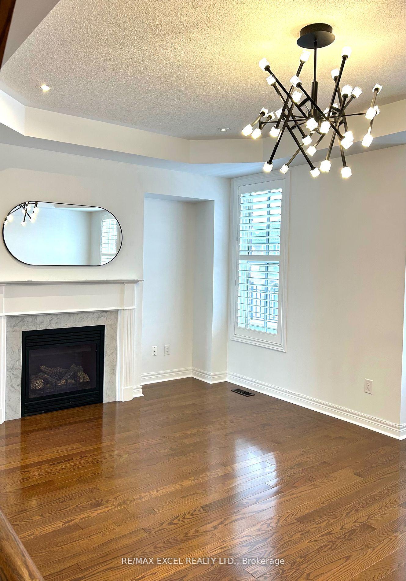 Photo 7 of 17 Earnshaw Drive, Markham, Victoria Square — HOMEH