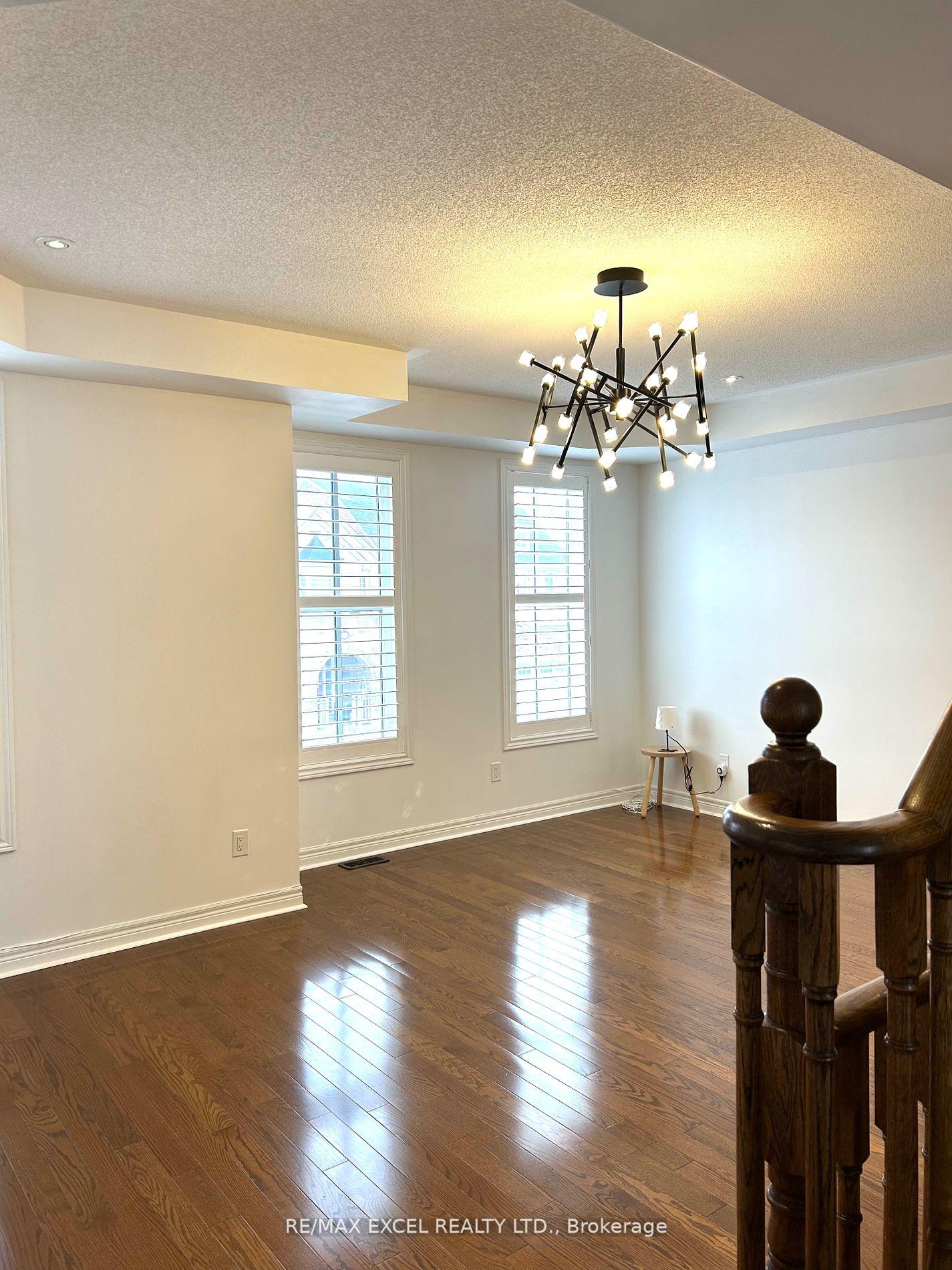 Photo 8 of 17 Earnshaw Drive, Markham, Victoria Square — HOMEH
