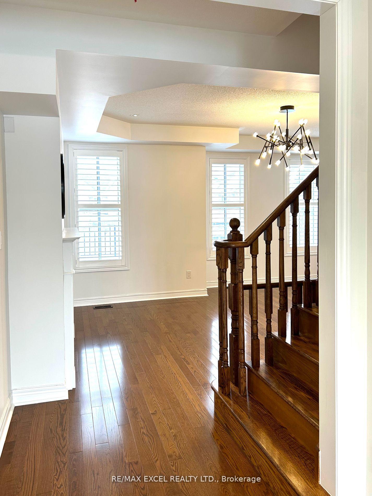 Photo 9 of 17 Earnshaw Drive, Markham, Victoria Square — HOMEH