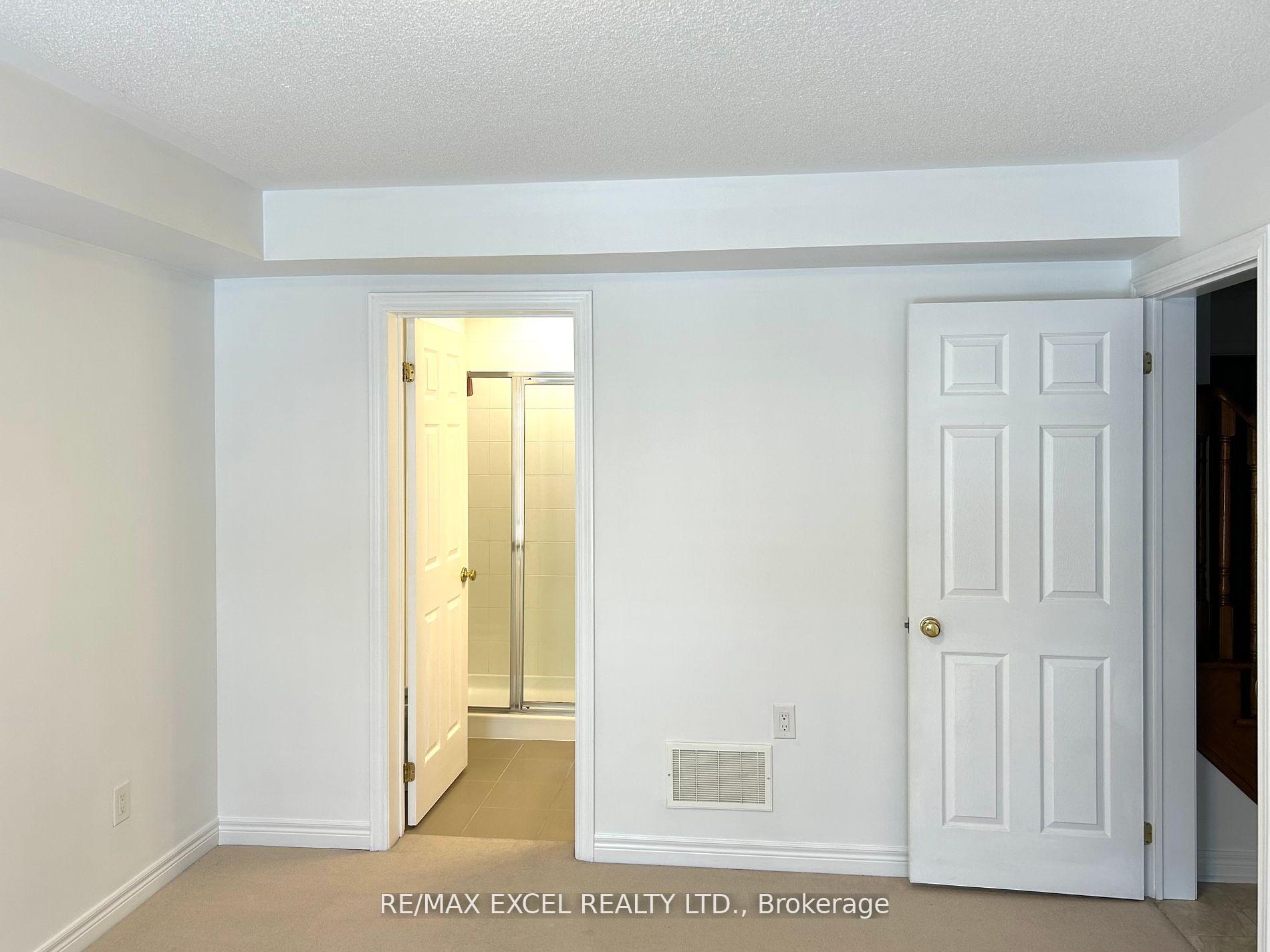 Photo 11 of 17 Earnshaw Drive, Markham, Victoria Square — HOMEH