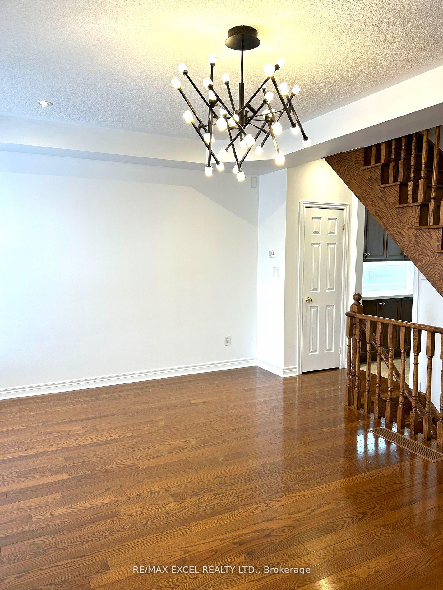 Photo 16 of 17 Earnshaw Drive, Markham, Victoria Square — HOMEH