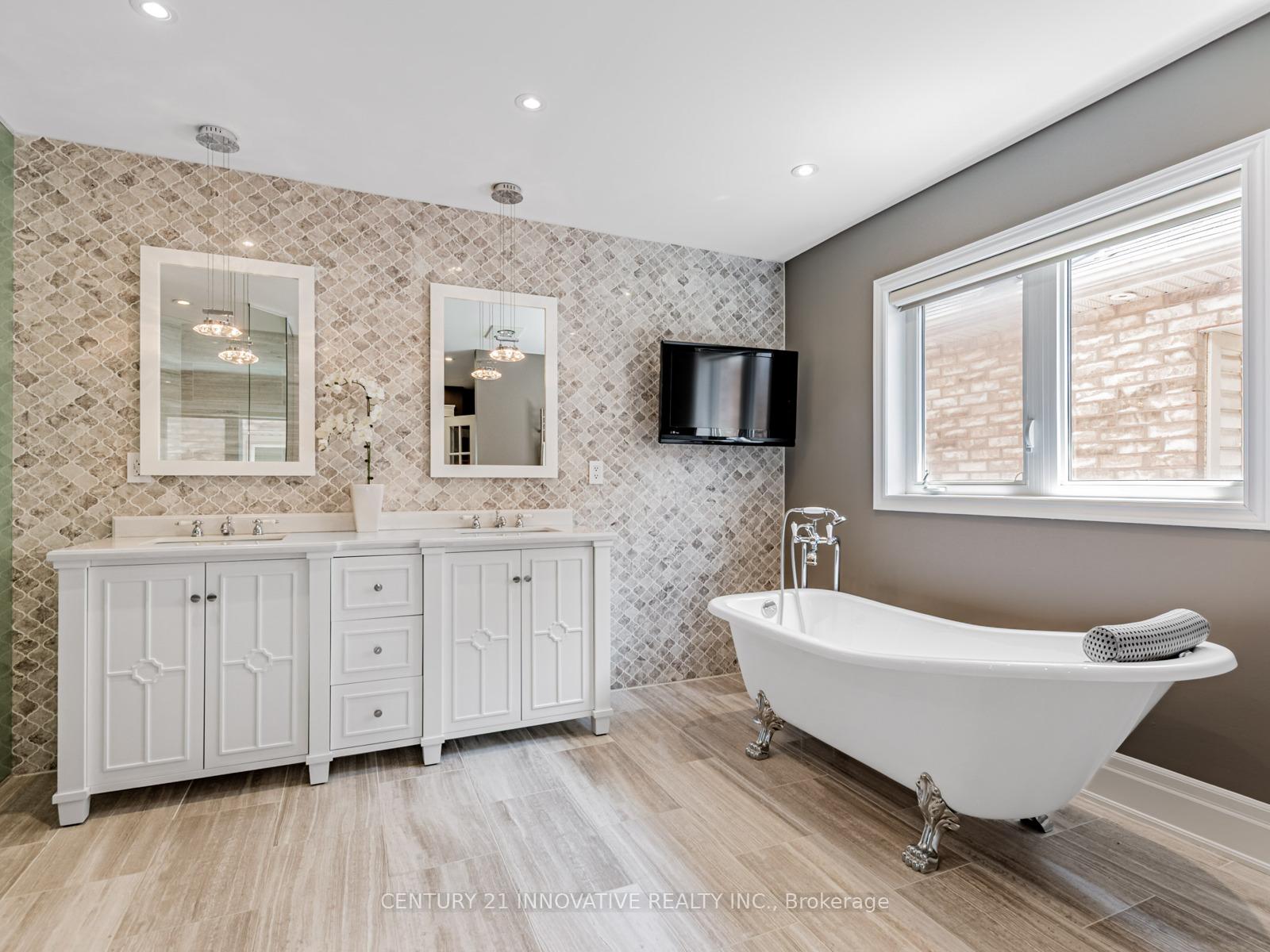 Photo 25 of 7 Stonechurch Crescent, Markham, Box Grove — HOMEH