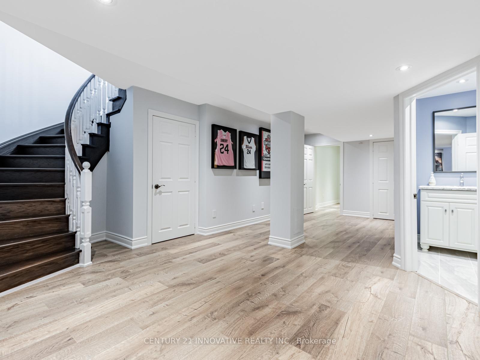 Photo 34 of 7 Stonechurch Crescent, Markham, Box Grove — HOMEH