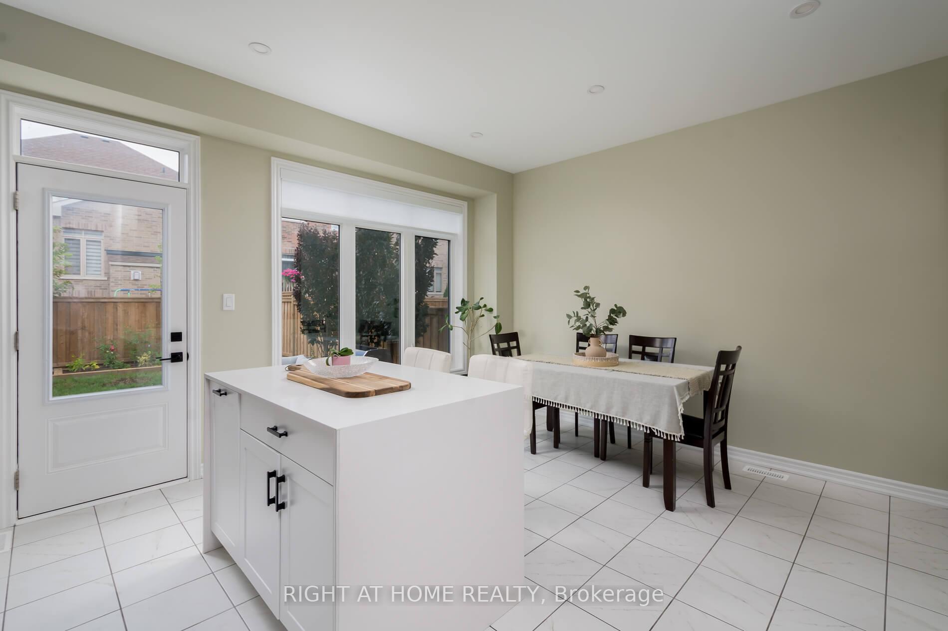 Photo 10 of 2191 Grainger Loop, Innisfil, Alcona — HOMEH