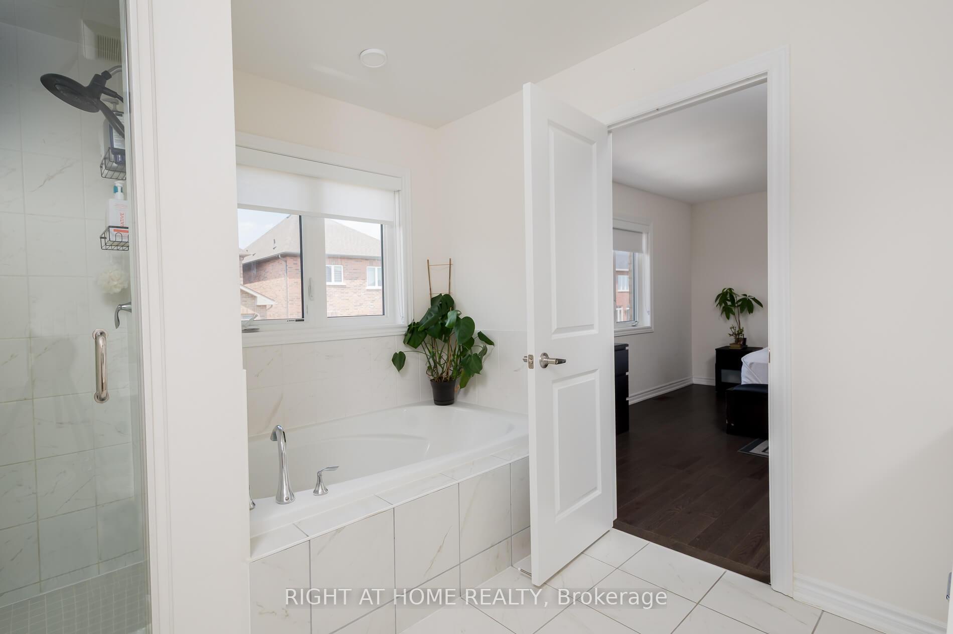 Photo 23 of 2191 Grainger Loop, Innisfil, Alcona — HOMEH