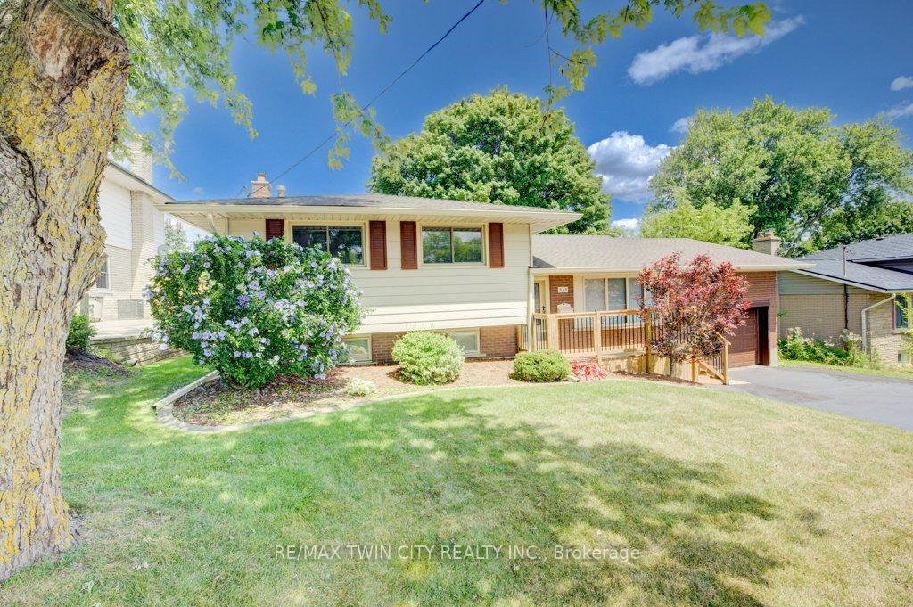 Photo 3 of 346 Fischer Hallman Road, Kitchener — HOMEH
