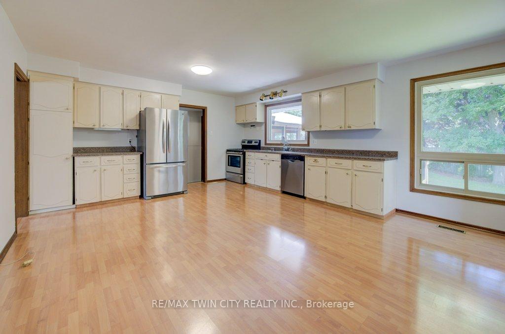 Photo 10 of 346 Fischer Hallman Road, Kitchener — HOMEH