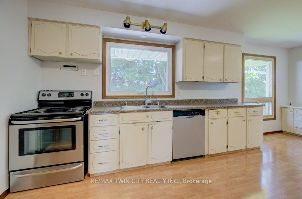 Photo 12 of 346 Fischer Hallman Road, Kitchener — HOMEH
