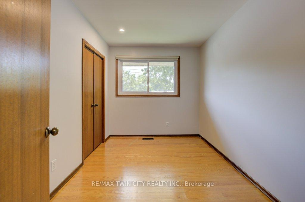 Photo 16 of 346 Fischer Hallman Road, Kitchener — HOMEH
