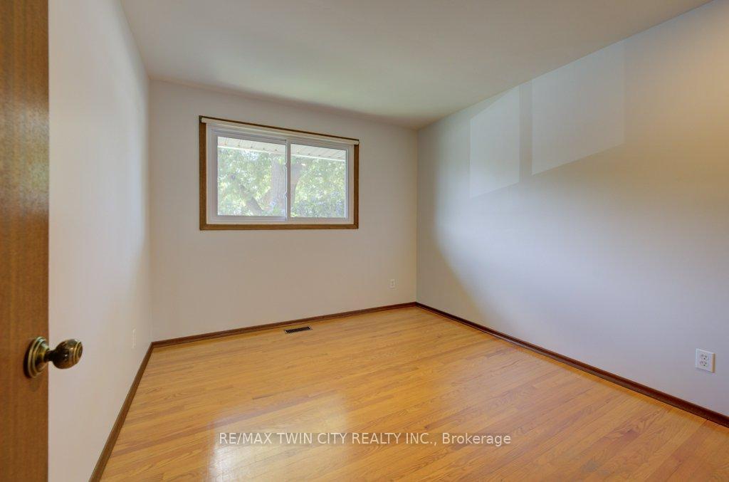 Photo 17 of 346 Fischer Hallman Road, Kitchener — HOMEH