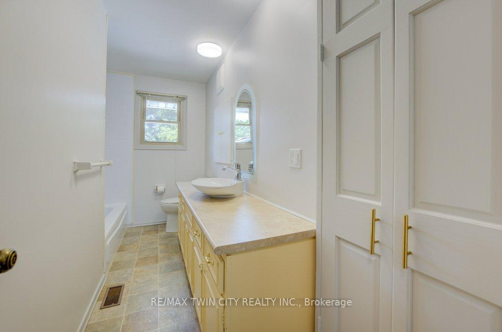 Photo 20 of 346 Fischer Hallman Road, Kitchener — HOMEH