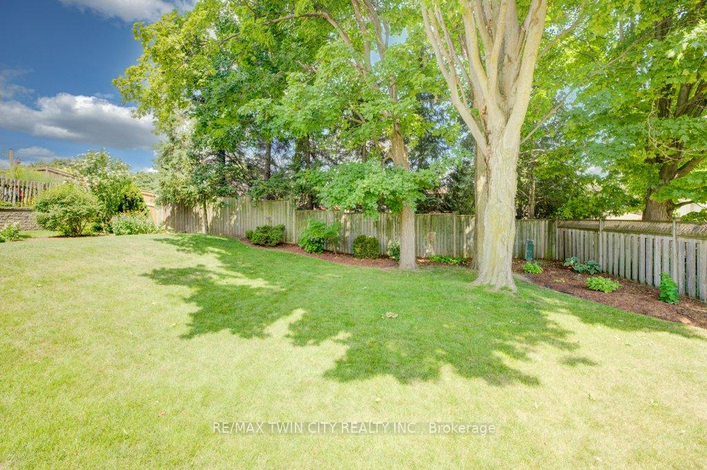 Photo 40 of 346 Fischer Hallman Road, Kitchener — HOMEH